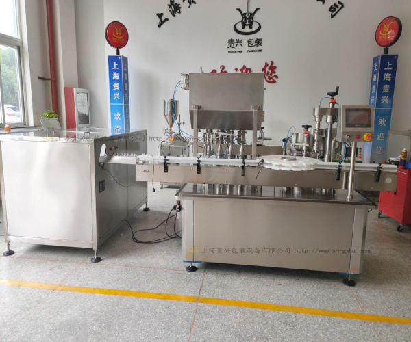 四头直线灌装旋盖机带水印.jpg